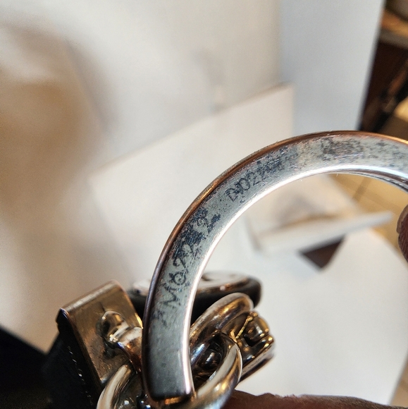 Louis Vuitton Taiga Porte Cles Neo Key Ring /Charm Black and Sliver - Picture 13 of 13
